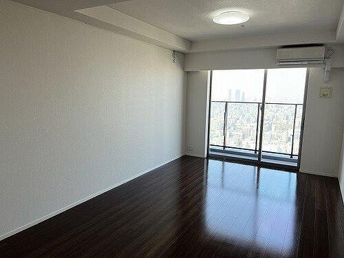 居室・リビング　ＬＤＫ約１８．１畳　※前回募集時／２０２３年１１月の写真