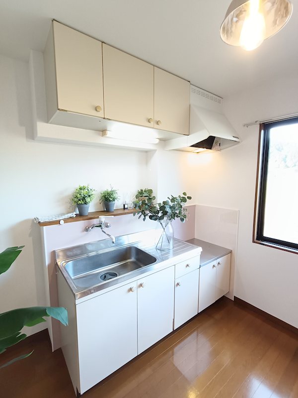 キッチン　※写真内の備品は設備に含まれません。