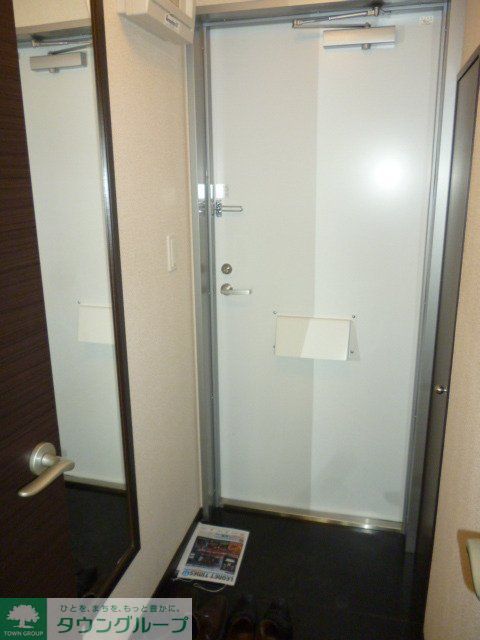 玄関　設備・仕様は号室により異なる為、現況を優先致します。