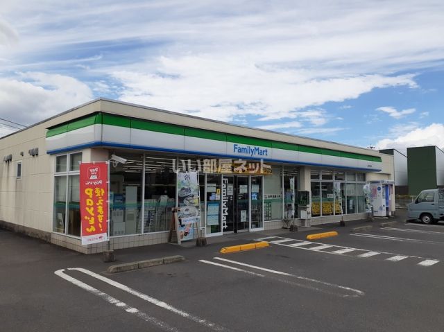 コンビニ　ファミリーマート 国分向花店（コンビニ）まで500m
