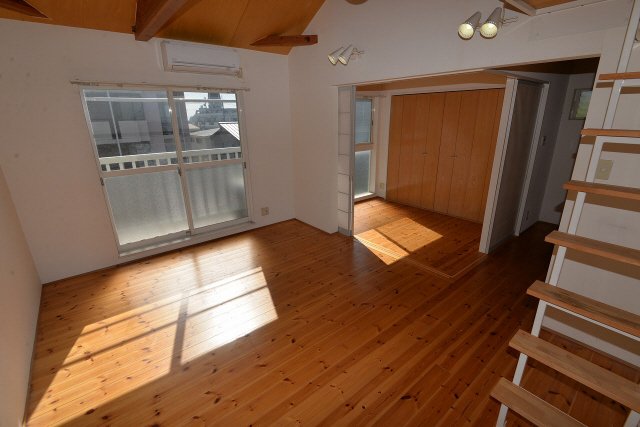 居室・リビング　写真は同マンションの別のお部屋のものです