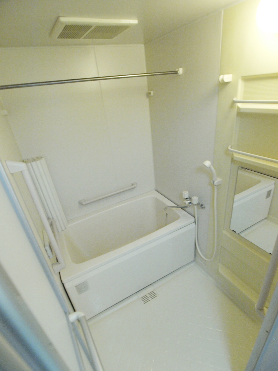 バス・シャワールーム　別室のお写真になります■ご参考までに