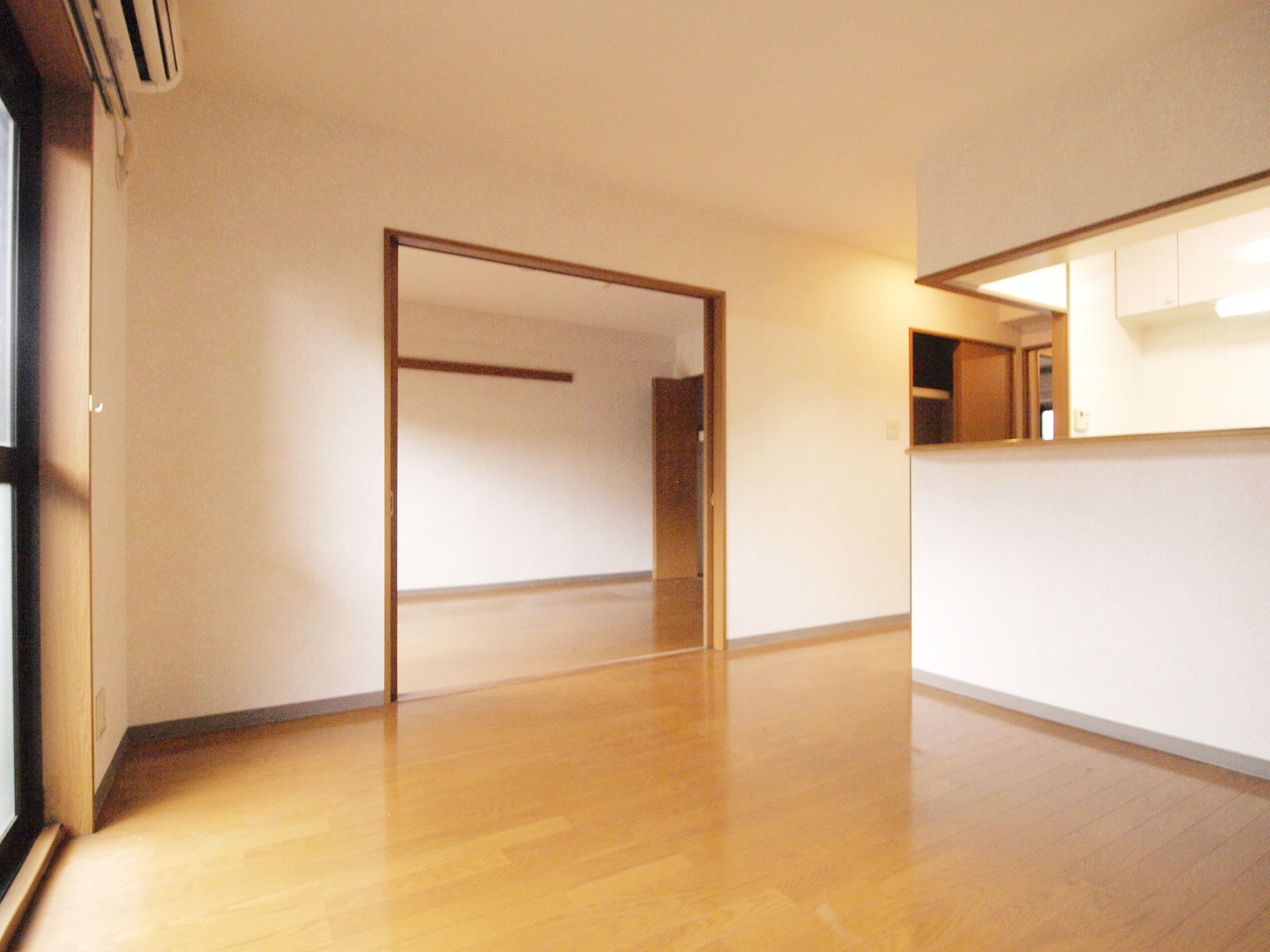 居室・リビング　別室のお写真になります■ご参考までに