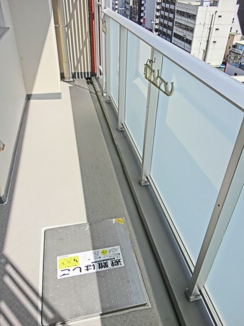 バルコニー　南東向き広々バルコニー