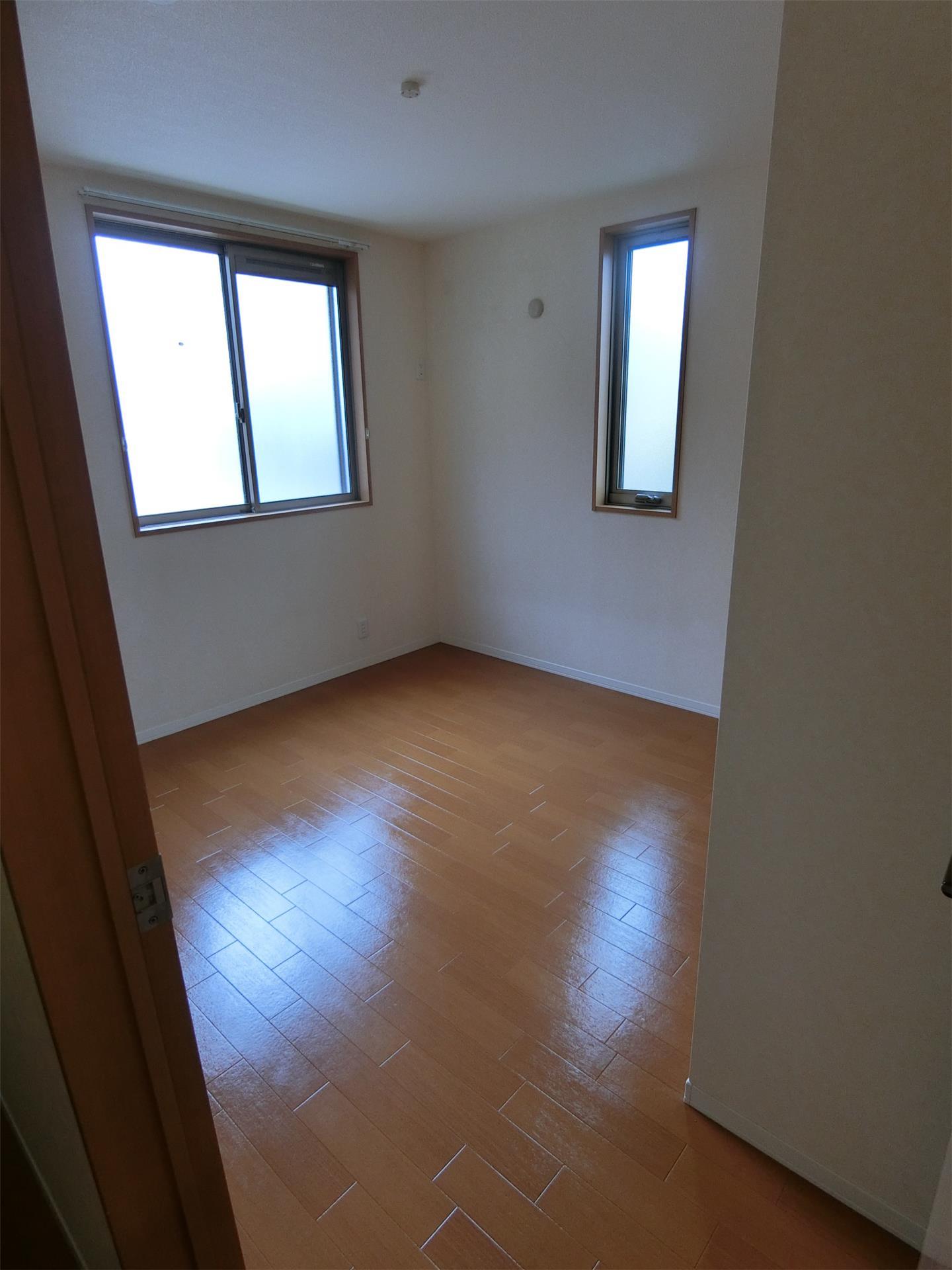 その他部屋・スペース　北側洋室にはクローゼットがあります。