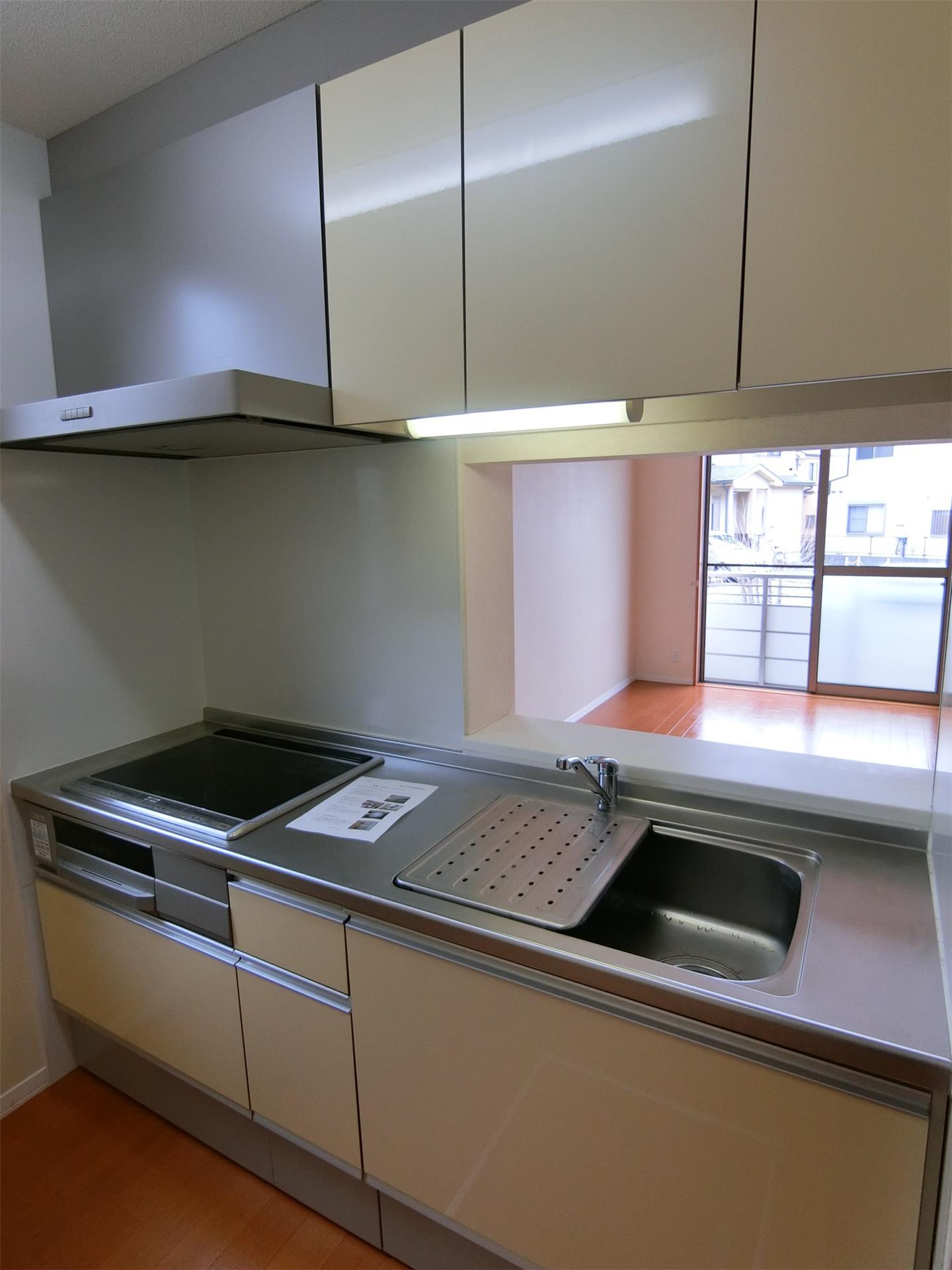 キッチン　IHコンロ・カウンター付のキッチンです。