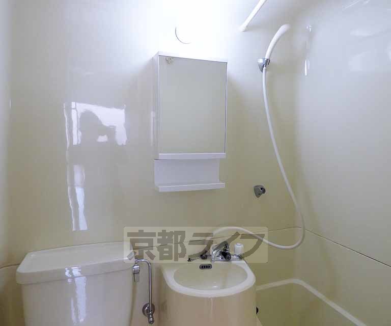 洗面設備　明るい洗面所