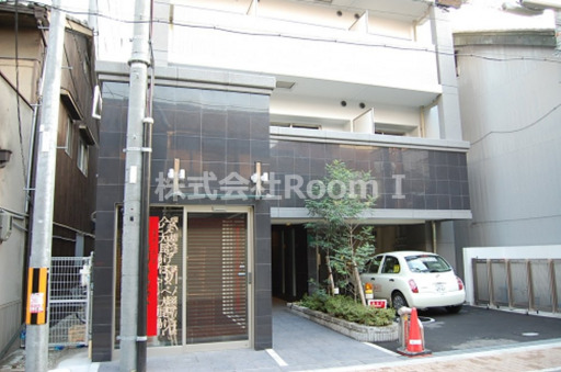 エントランス　建物の内部です