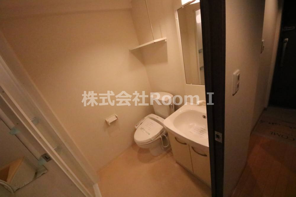 洗面設備　脱衣スペースもあります