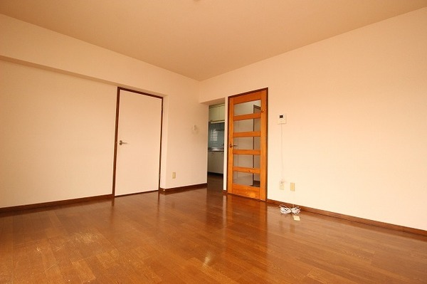 居室・リビング　※現況を優先します。