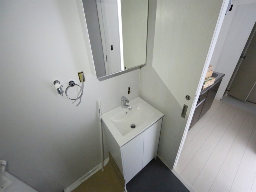 洗面設備　脱衣所　独立洗面台（シャンプードレッサー）洗濯機用意できます