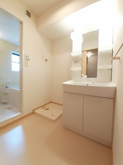 洗面設備　※他号室の写真です