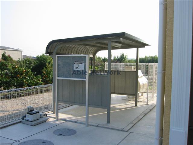 名鉄西尾線 西尾駅 バス乗車時間：15分 最寄りバス停で下車 徒歩8分 2階建 築19年の外観写真