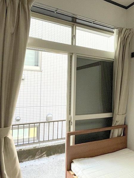 セキュリティ　雨戸