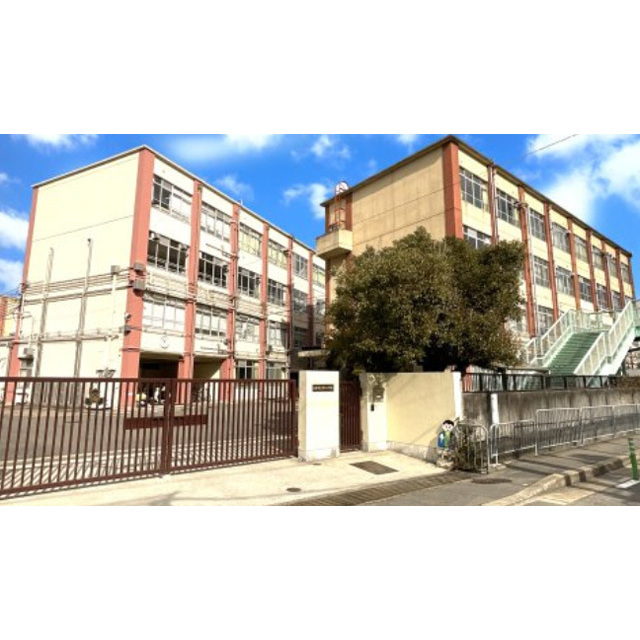 小学校　百々小学校（小学校）まで400m
