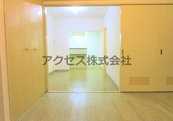 居室・リビング　※同建物別室、参考写真