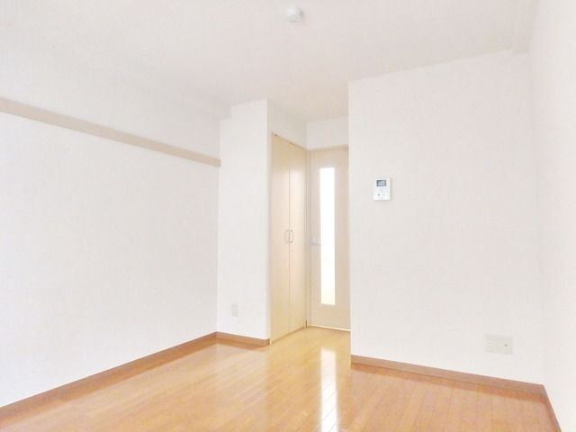 居室・リビング　★洋室6.4帖★