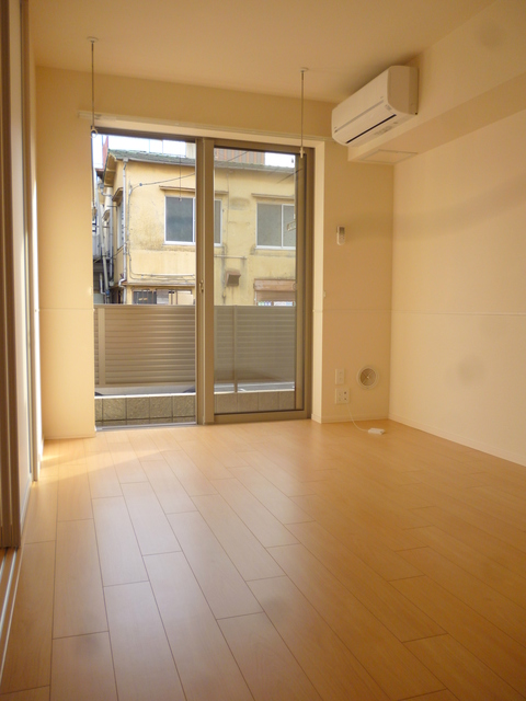 居室・リビング　★明るいフローリングのお部屋です★