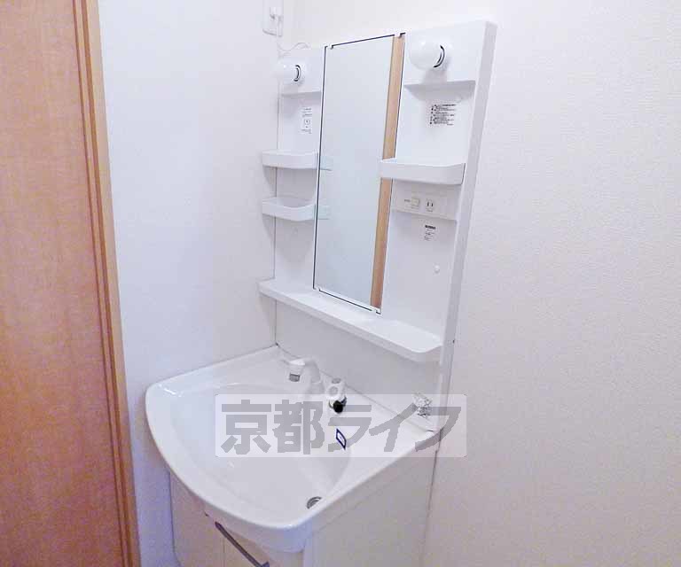 洗面設備　独立洗面台あります。