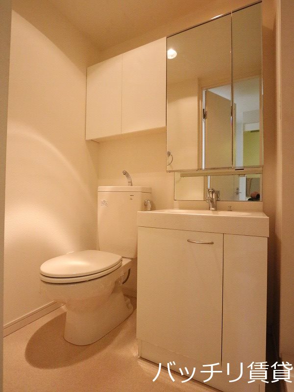 洗面設備　画像は同型タイプの為、現状を優先致します。