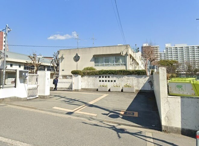 中学校　豊中市立第十四中学校（中学校）まで853m
