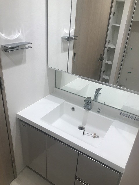 洗面設備　※同建物、他室の参考写真になります。