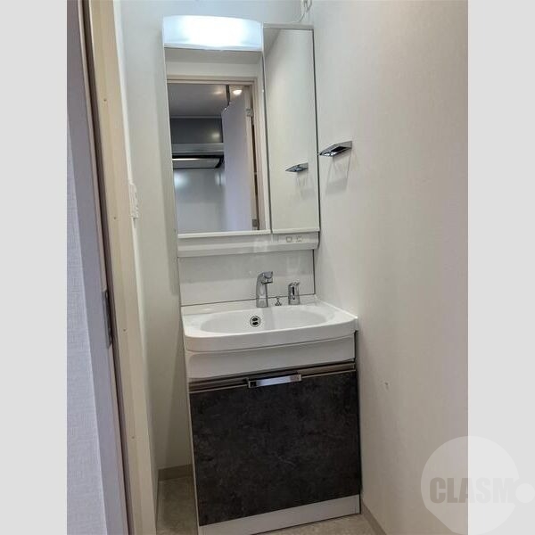 洗面設備　シャンプードレッサー付き洗面台