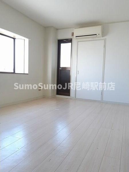 居室・リビング　ゆったり過ごせる居間です