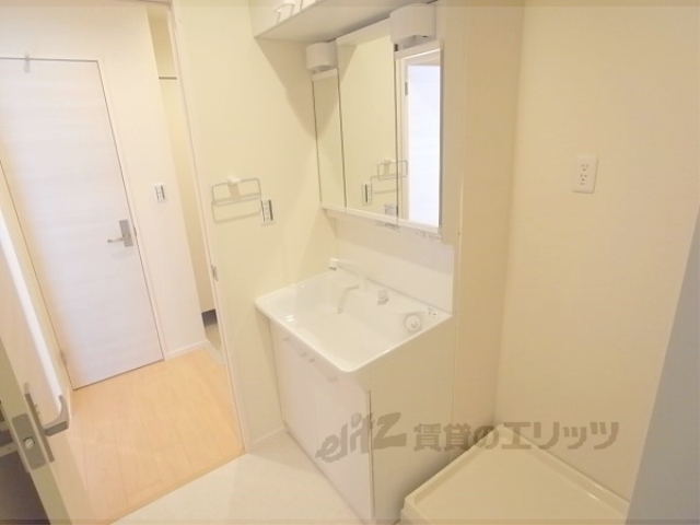 洗面設備　独立洗面台あります。