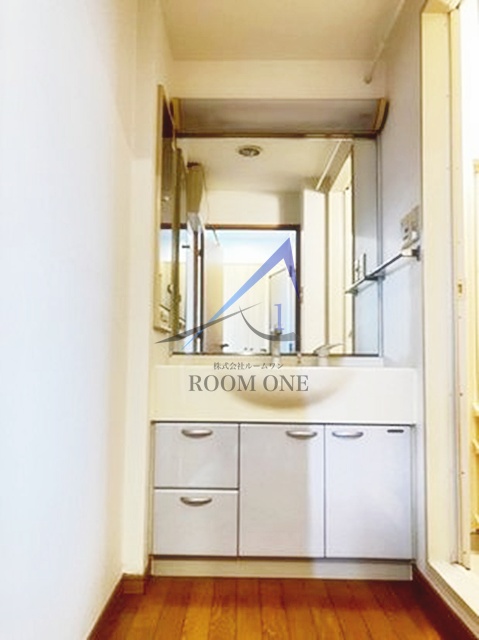 洗面設備　洗面台です。