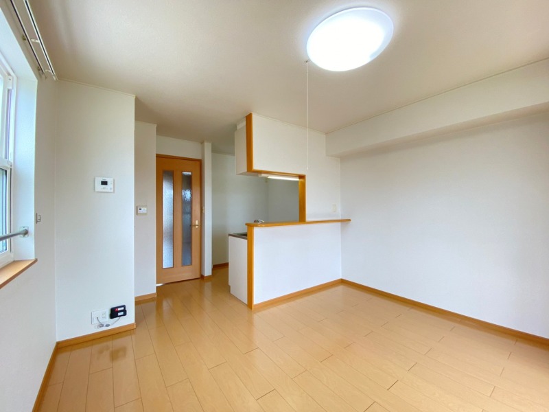 居室・リビング　※反転部屋参考写真