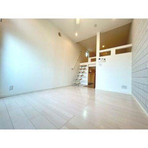 居室・リビング　室内