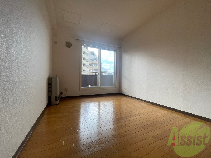 居室・リビング　広くてキレイなお部屋が広がっていて、充実した生活が送れそう。