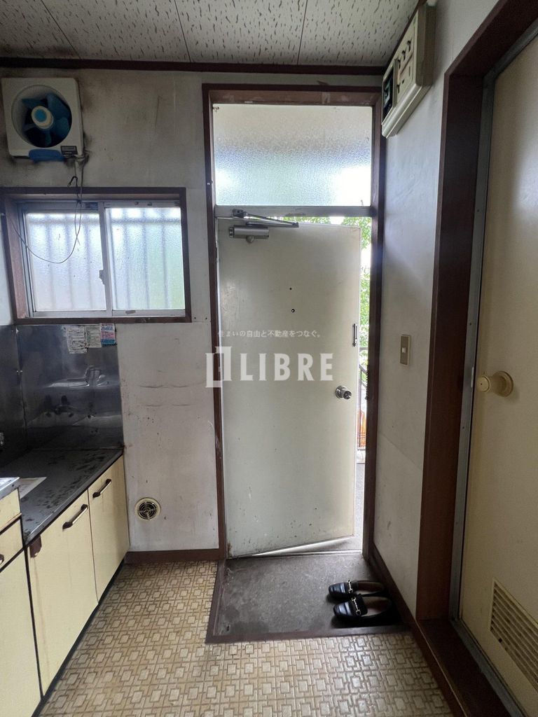 玄関　キッチン