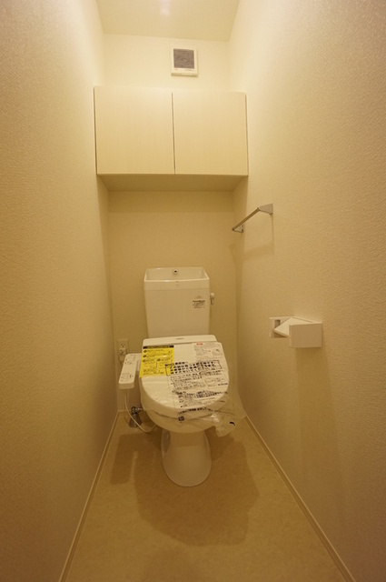 トイレ　トイレ（温水洗浄暖房便座つき）