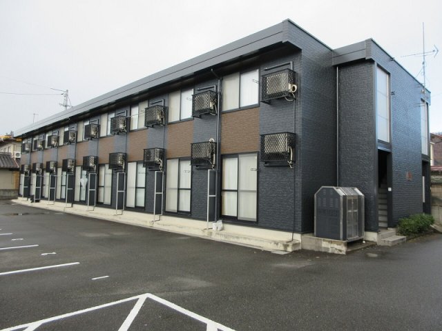 建物外観　落ち着いた雰囲気の外観です