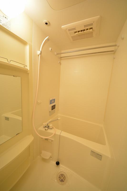 バス・シャワールーム　クレール谷町　浴室換気乾燥暖房機付バスルーム