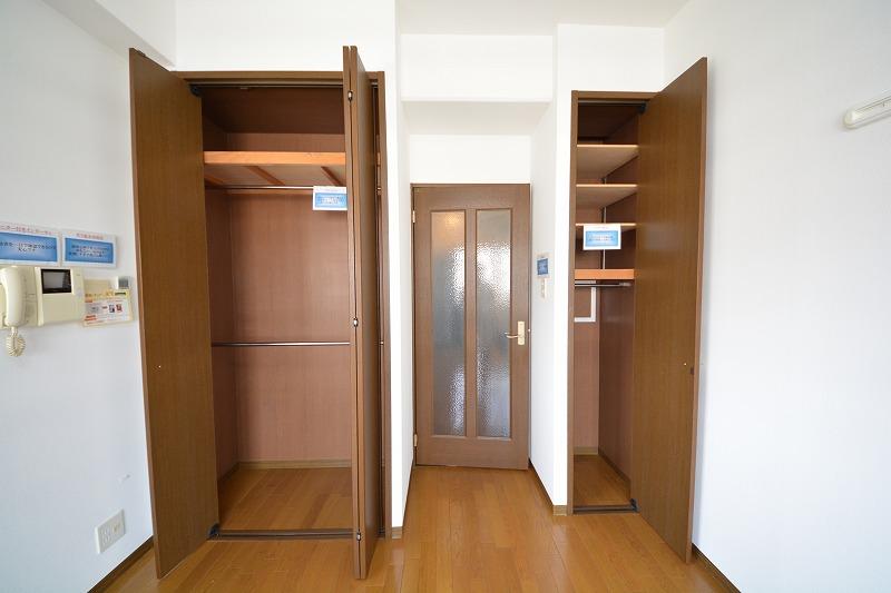 収納　クレール谷町　クローゼット・物入