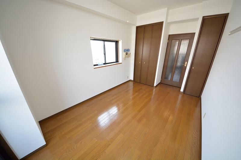 居室・リビング　クレール谷町　洋室