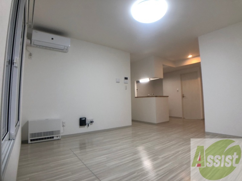 居室・リビング　広々としたリビングですね。使い勝手がよさそうですね！