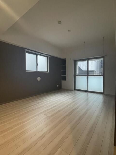 居室・リビング　こちらの居間で趣味の時間をお楽しみください