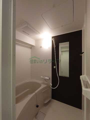 バス・シャワールーム　別部屋の参考写真で御座います。