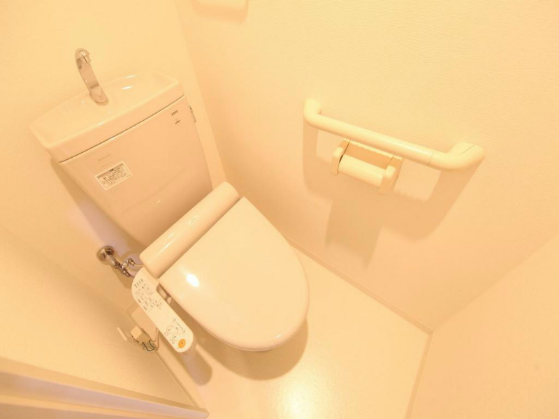 トイレ　温水洗浄暖房便座付トイレ