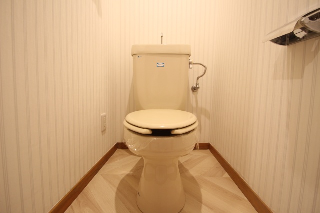 トイレ　※別室の参考写真の為、現況優先です。