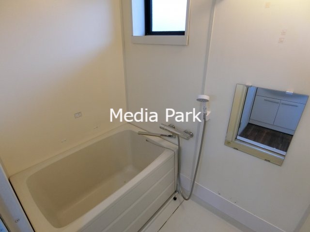 バス・シャワールーム　同物件別のお部屋の参考写真です。