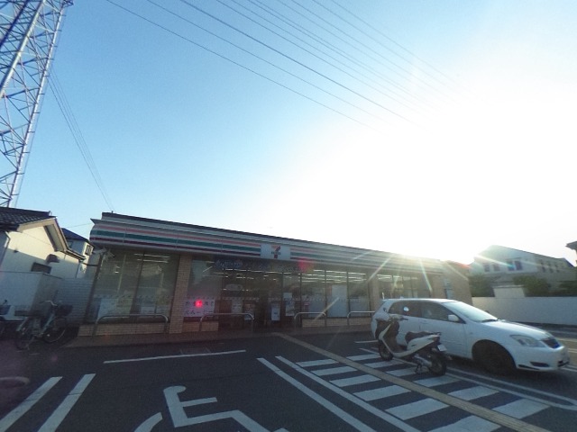 コンビニ　セブンイレブン 北本東間2丁目店（コンビニ）まで700m