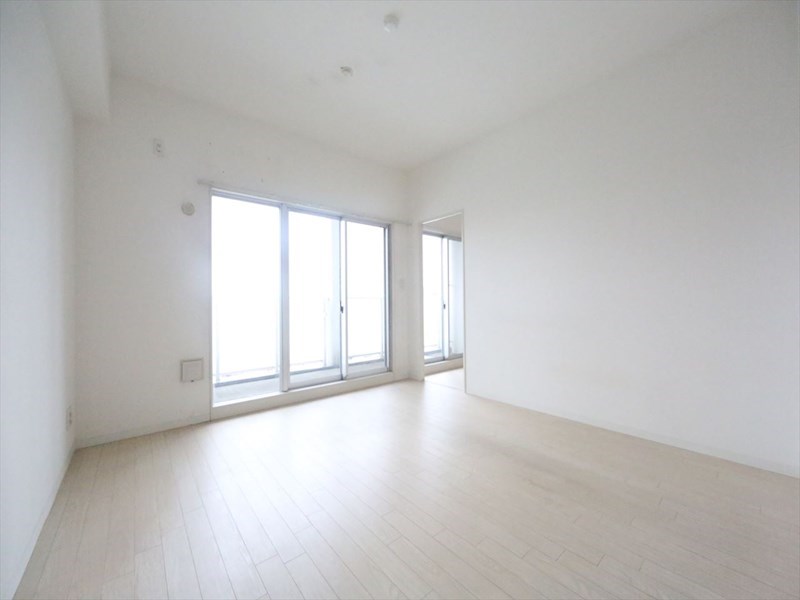 バルコニー　ＬＤＫ13.5帖　カウンターキッチン　南面バルコニー