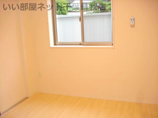 その他部屋・スペース　開放的な寝室です
