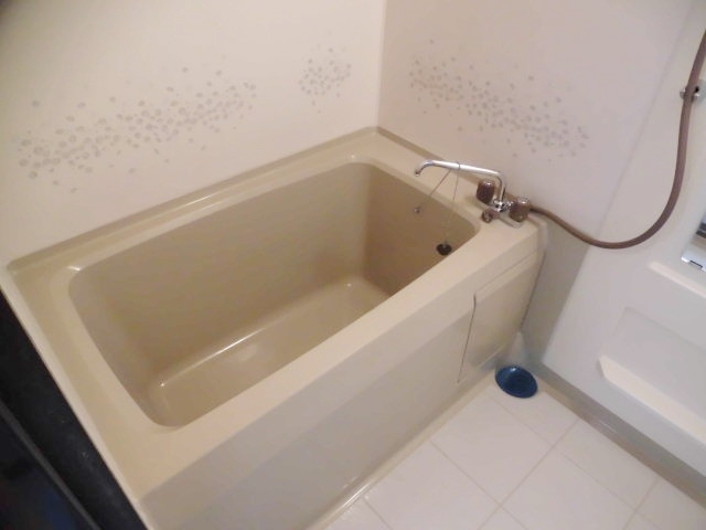 バス・シャワールーム　別部屋参考画像