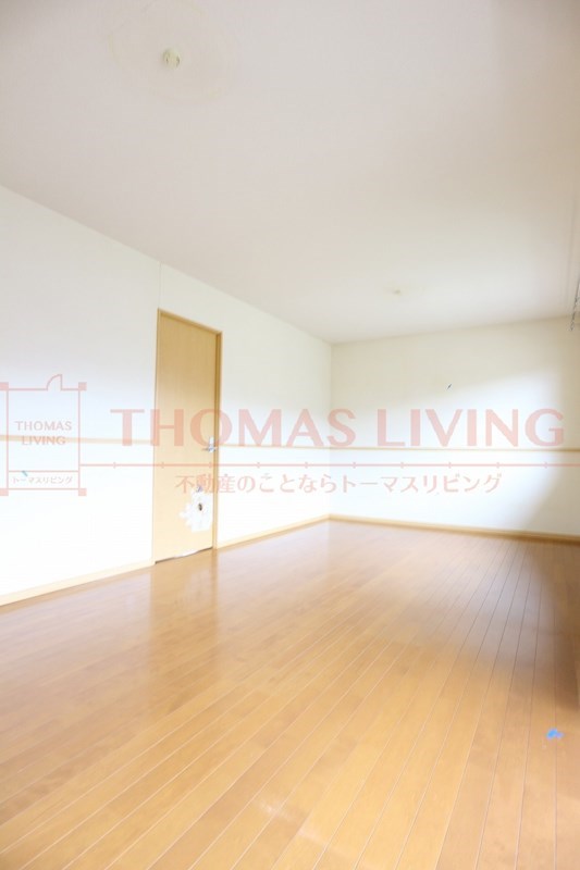 居室・リビング　ダイニングテーブルを置いて家族で団らんできます。